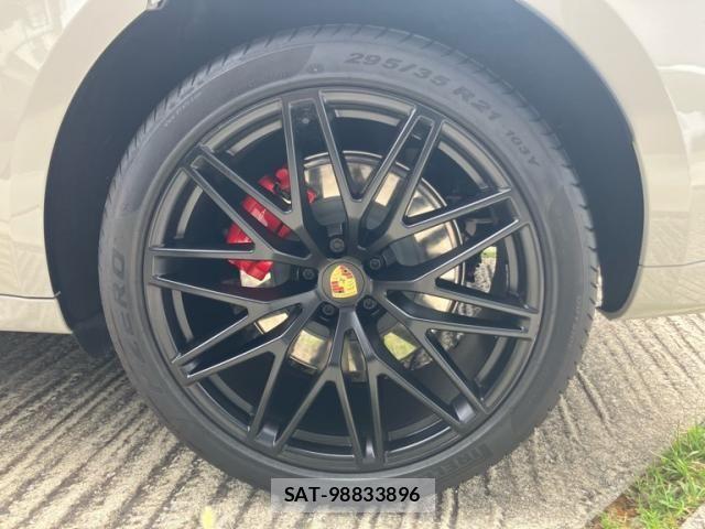 Porsche MACAN 2023-05 8414380-5