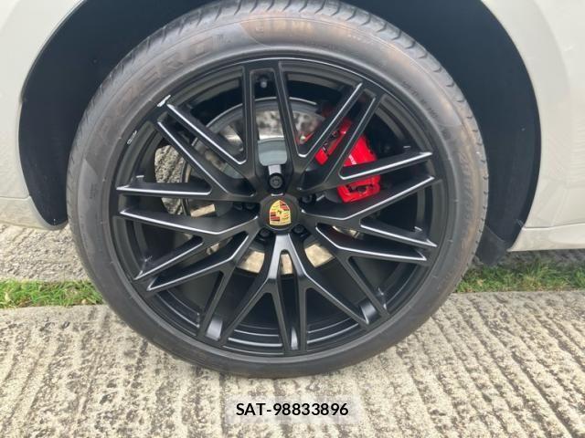 Porsche MACAN 2023-05 8414380-6