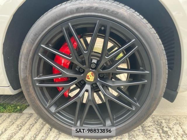 Porsche MACAN 2023-05 8414380-7