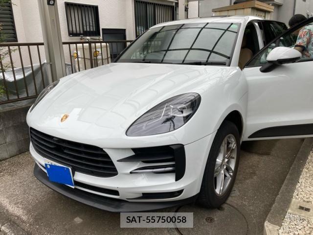 Porsche MACAN 2021-09 8414379-0
