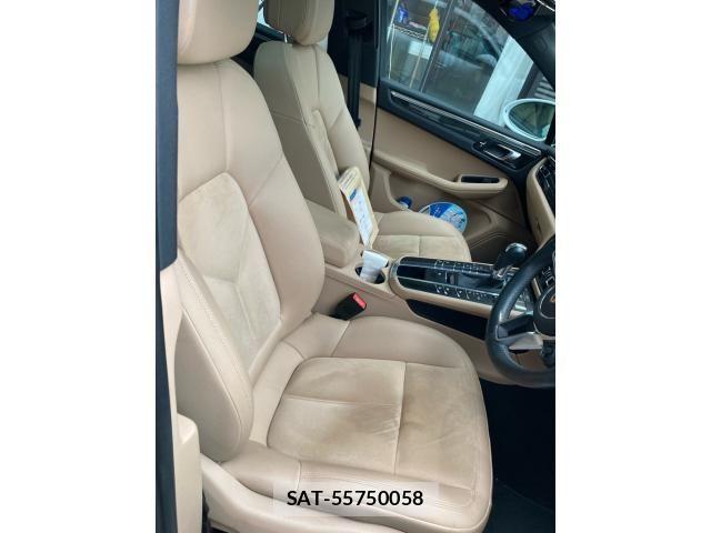 Porsche MACAN 2021-09 8414379-8