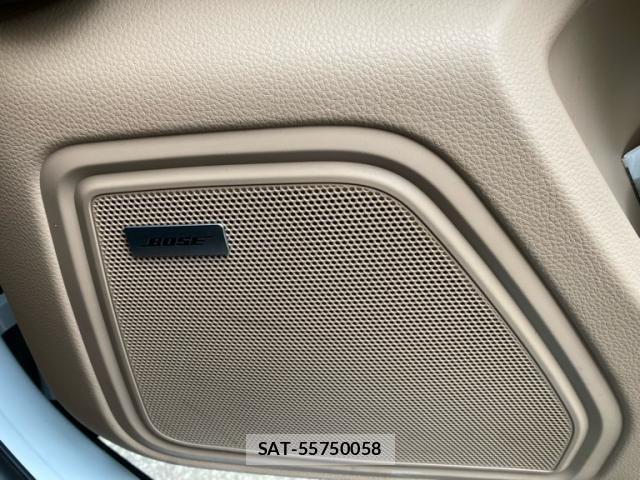 Porsche MACAN 2021-09 8414379-10