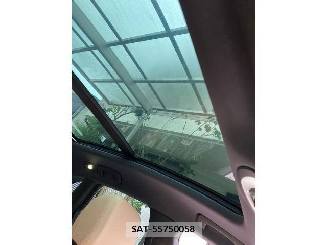 Porsche MACAN 2021-09 8414379-14