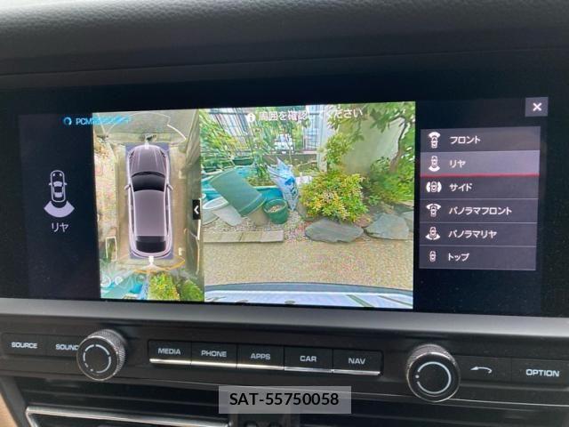Porsche MACAN 2021-09 8414379-19