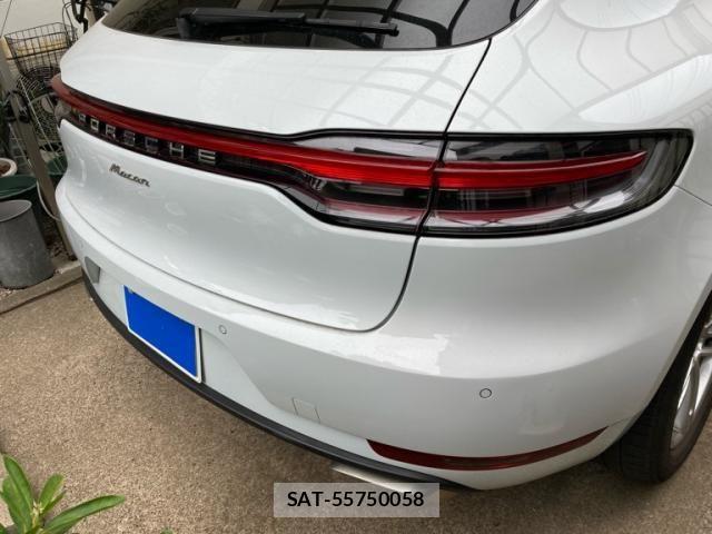 Porsche MACAN 2021-09 8414379-3