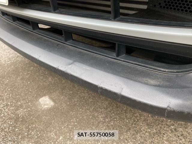 Porsche MACAN 2021-09 8414379-7