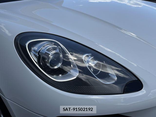 Porsche MACAN 2015-05 8414381-11