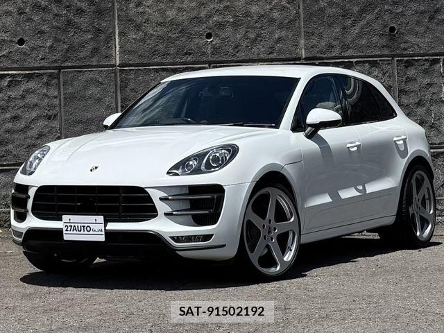 Porsche MACAN 2015-05 8414381-1
