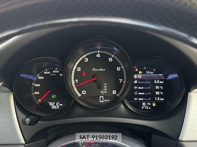 Porsche MACAN 2015-05 8414381-26