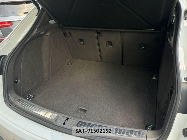 Porsche MACAN 2015-05 8414381-29