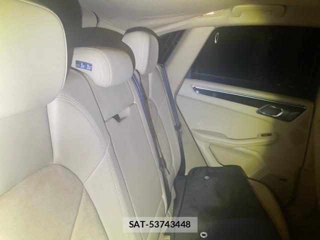 Porsche MACAN 2014-12 8438715-9