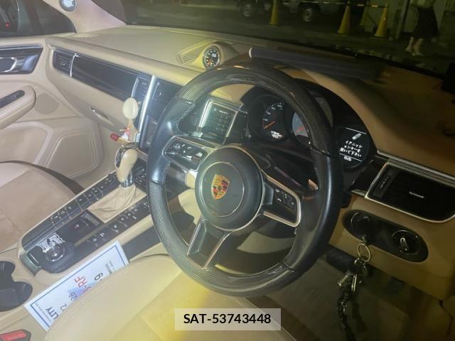 Porsche MACAN 2014-12 8438715-12