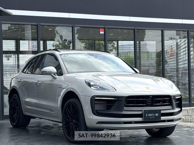 Porsche MACAN 2023-11 8458197-2