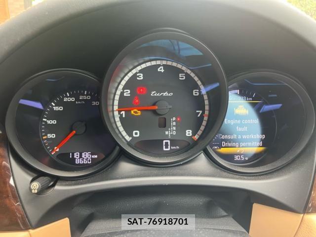 Porsche MACAN 2018-03 8526582-22