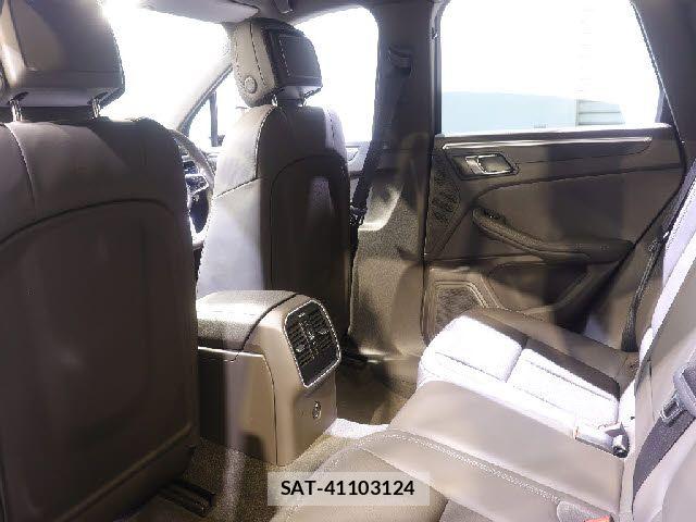 Porsche MACAN 2016-09 8563182-11