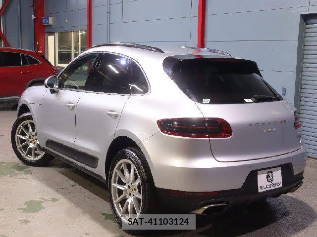 Porsche MACAN 2016-09 8563182-12