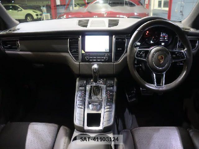 Porsche MACAN 2016-09 8563182-1