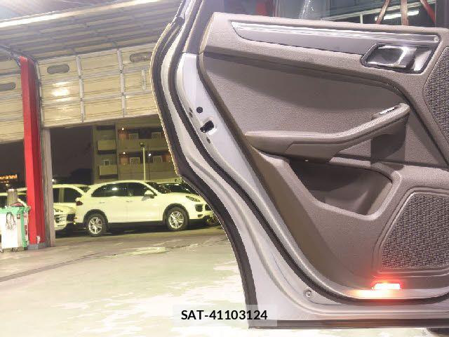 Porsche MACAN 2016-09 8563182-20