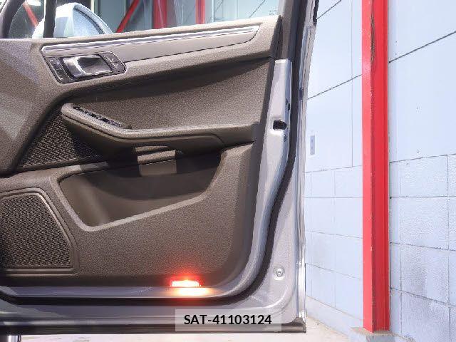 Porsche MACAN 2016-09 8563182-22