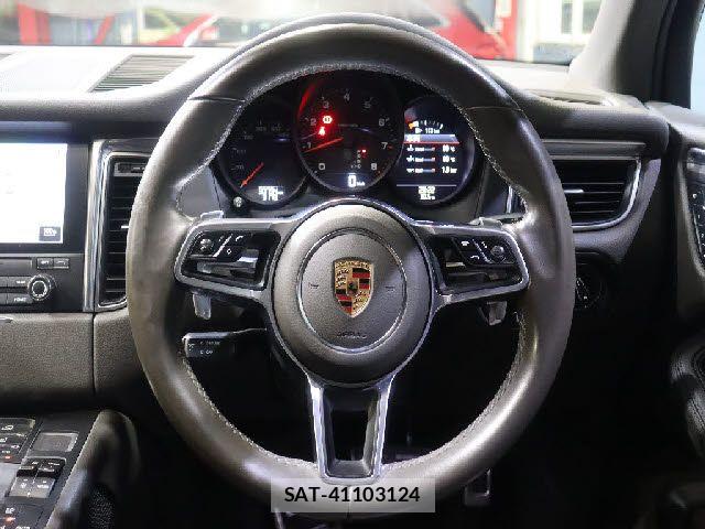 Porsche MACAN 2016-09 8563182-24