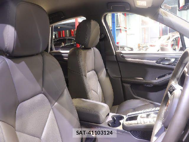 Porsche MACAN 2016-09 8563182-25