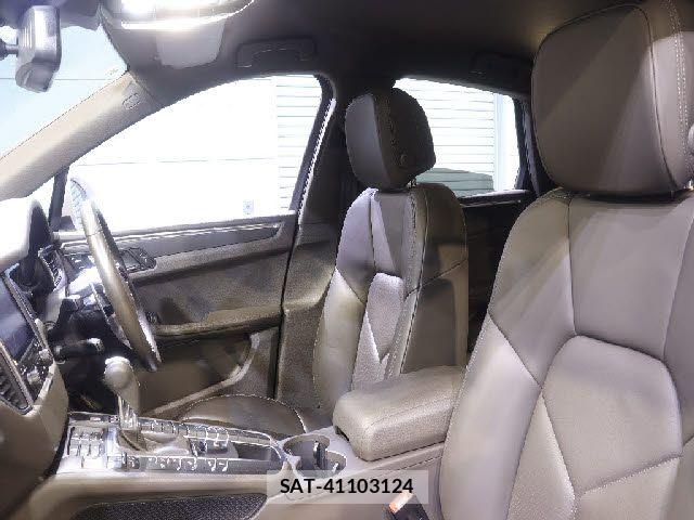 Porsche MACAN 2016-09 8563182-26