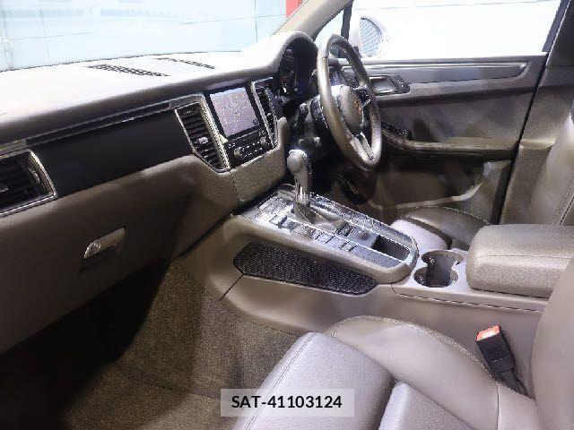 Porsche MACAN 2016-09 8563182-27