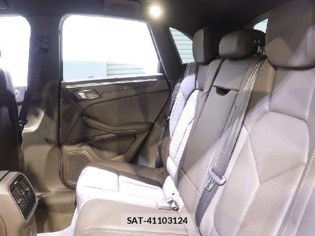 Porsche MACAN 2016-09 8563182-29
