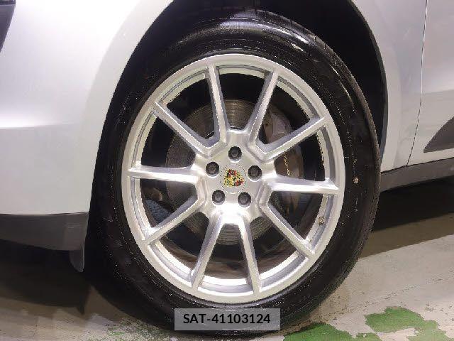 Porsche MACAN 2016-09 8563182-7