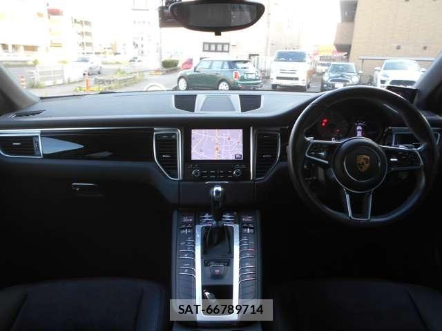 Porsche MACAN 2018-09 8563183-9