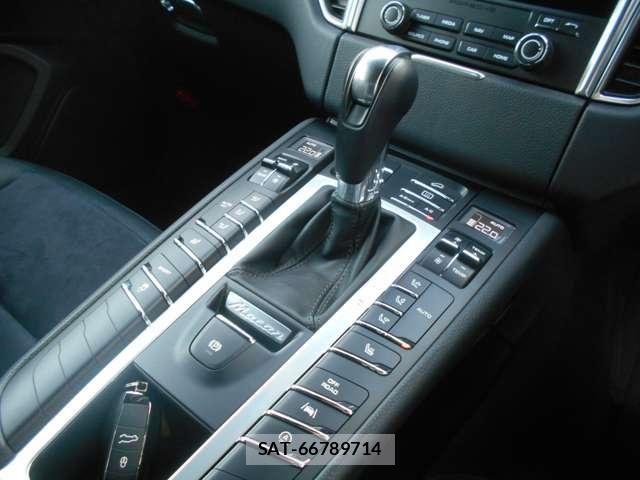 Porsche MACAN 2018-09 8563183-13