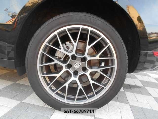 Porsche MACAN 2018-09 8563183-18