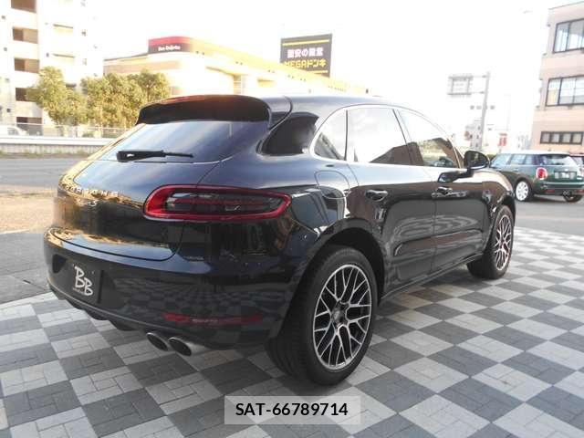Porsche MACAN 2018-09 8563183-4
