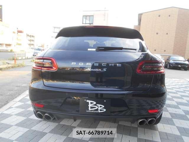 Porsche MACAN 2018-09 8563183-5