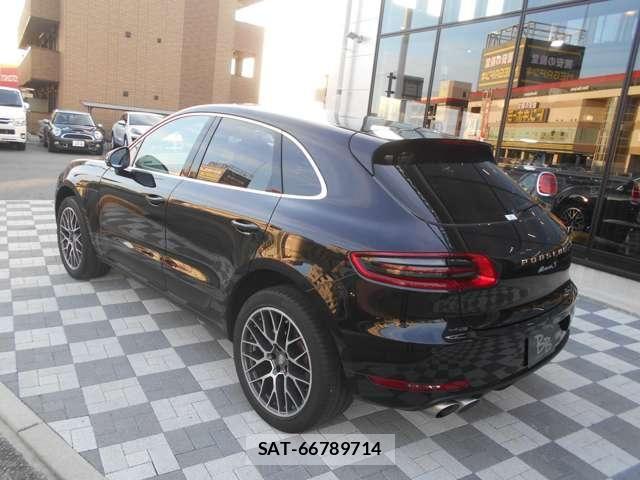Porsche MACAN 2018-09 8563183-6