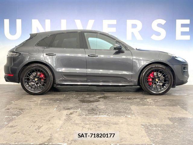 Porsche MACAN 2020-09 8628371-15