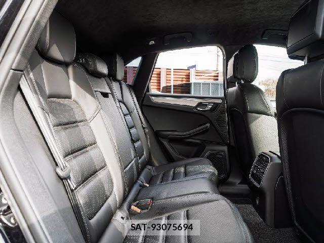 Porsche MACAN 2016-12 8660972-13