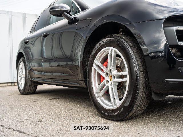 Porsche MACAN 2016-12 8660972-1