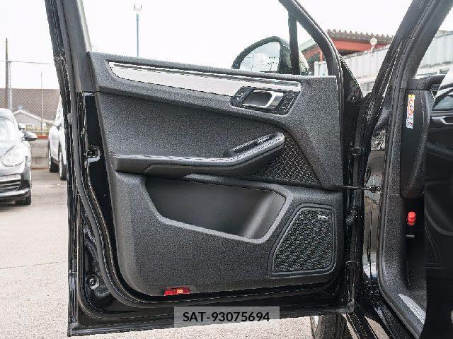 Porsche MACAN 2016-12 8660972-20
