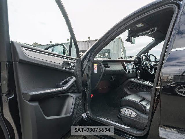 Porsche MACAN 2016-12 8660972-23