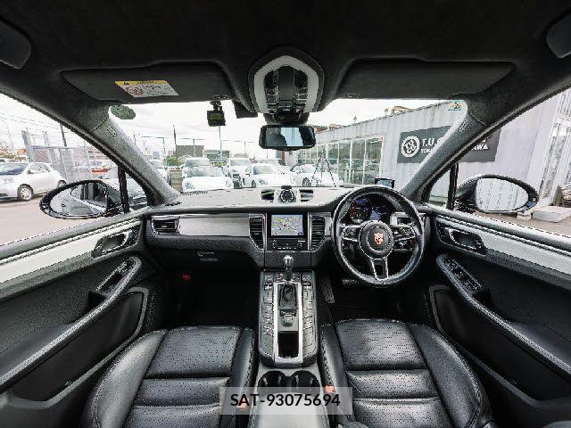 Porsche MACAN 2016-12 8660972-2