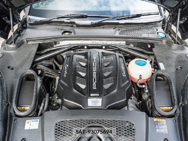 Porsche MACAN 2016-12 8660972-5
