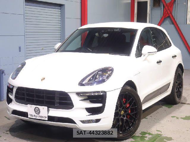Porsche MACAN 2016-05 8666734-10