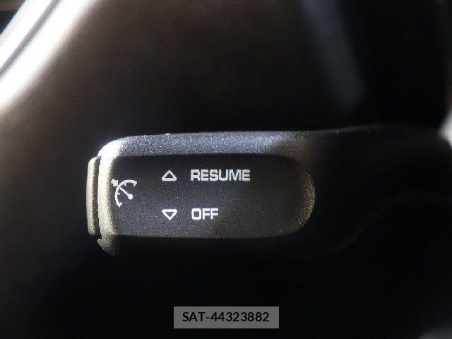 Porsche MACAN 2016-05 8666734-16