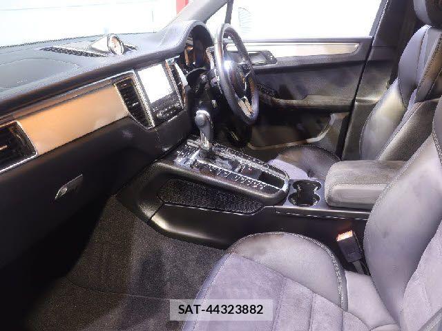 Porsche MACAN 2016-05 8666734-25