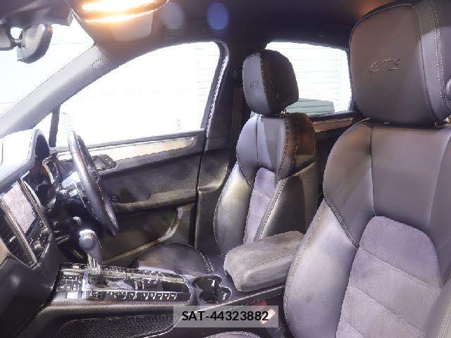 Porsche MACAN 2016-05 8666734-26