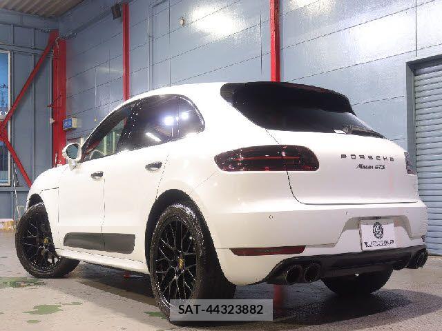 Porsche MACAN 2016-05 8666734-2
