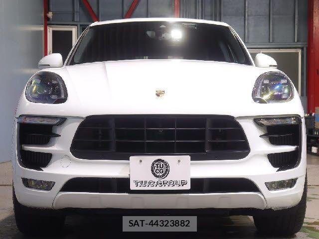 Porsche MACAN 2016-05 8666734-4