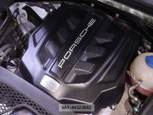 Porsche MACAN 2016-05 8666734-5