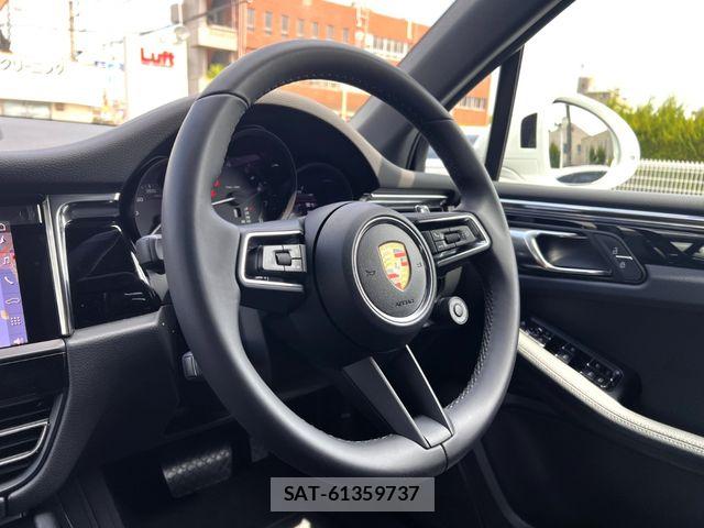 Porsche MACAN 2026-02 8660970-11